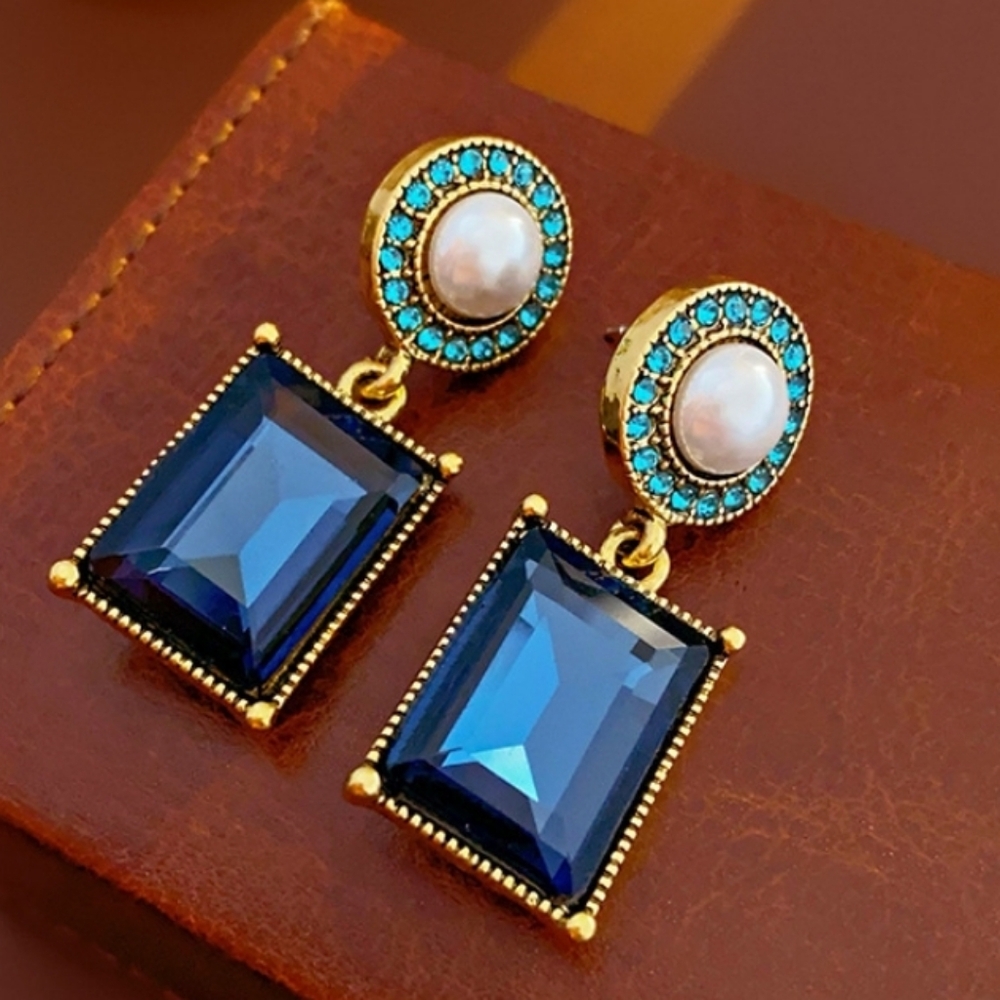ETHNIC JEWELRY MYSTERY BOX - Picture 6 of 6